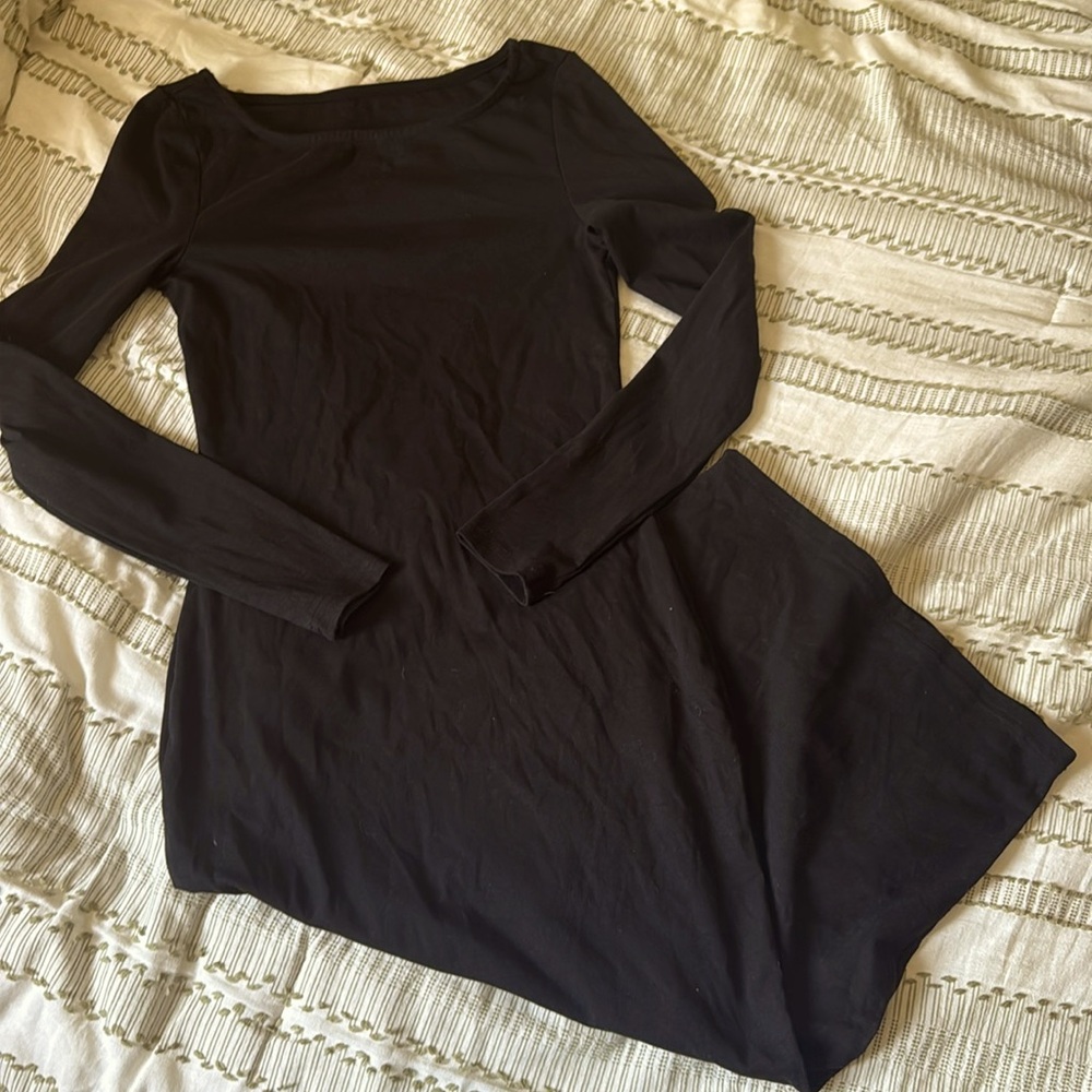 Black long sleeved fitted dress